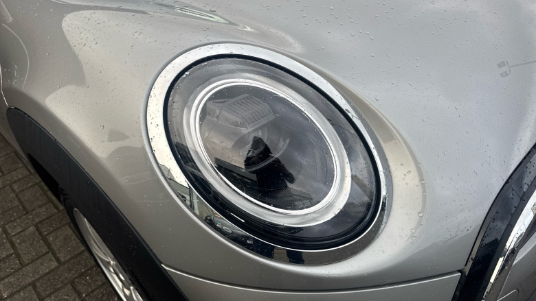 MINI Hatchback 1.5 Cooper Classic Premium 5dr Auto Petrol Hatchback